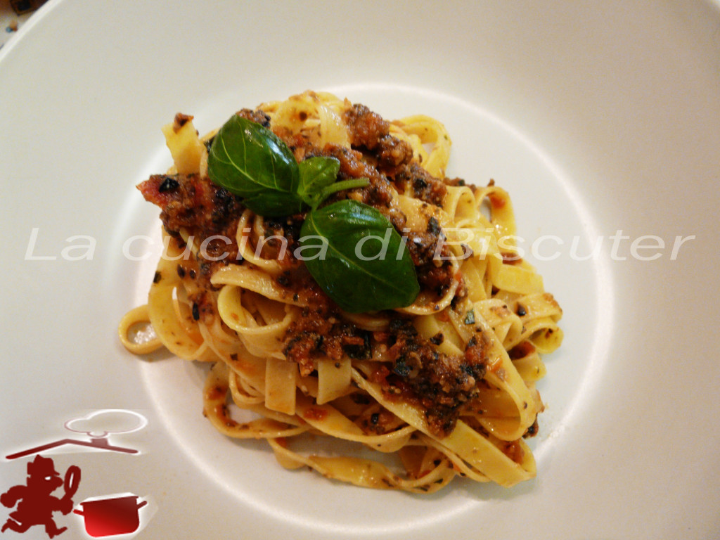 Tagliatelle al pesto di pilarda