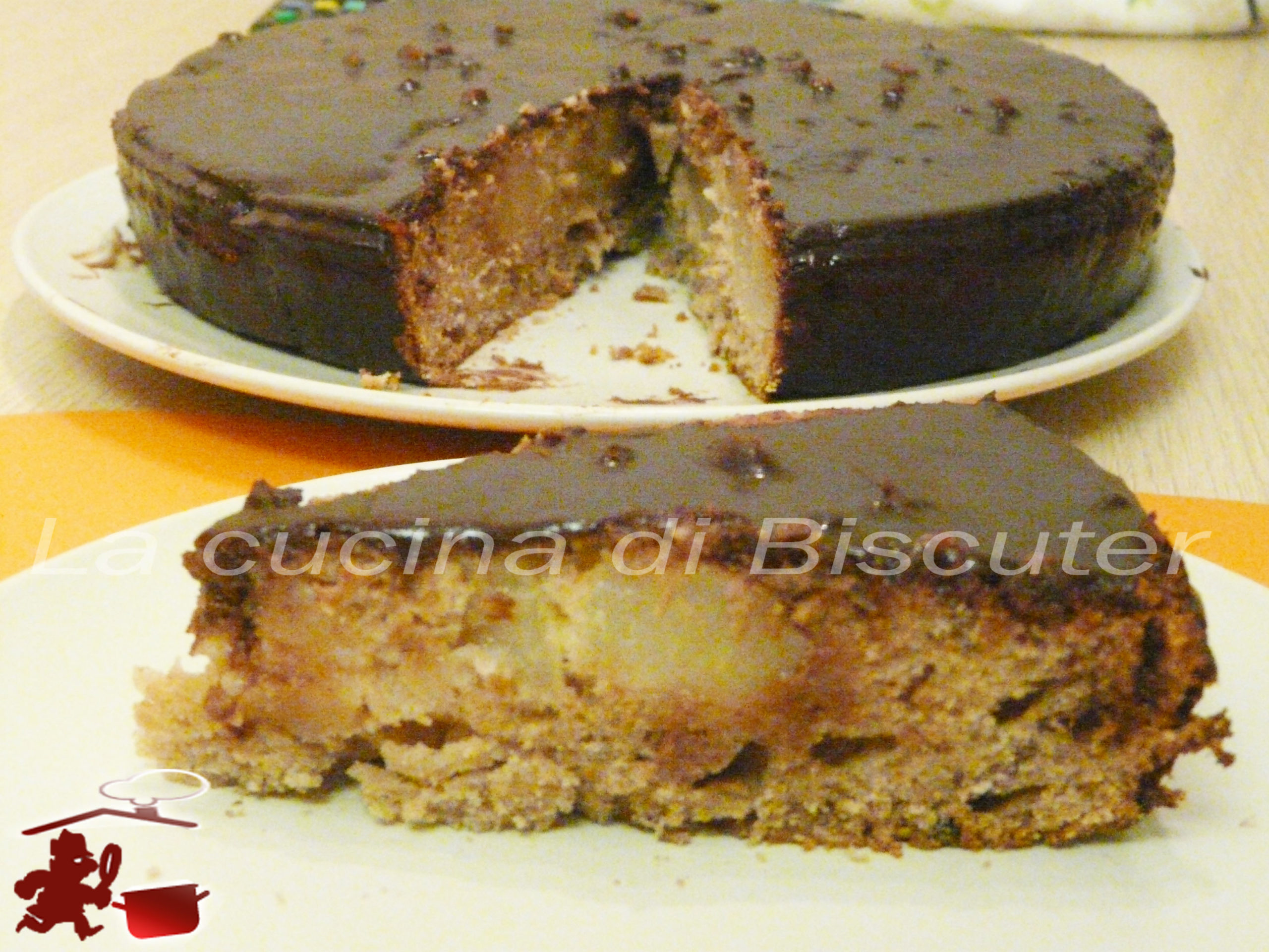 Torta di pere glassata al cioccolato